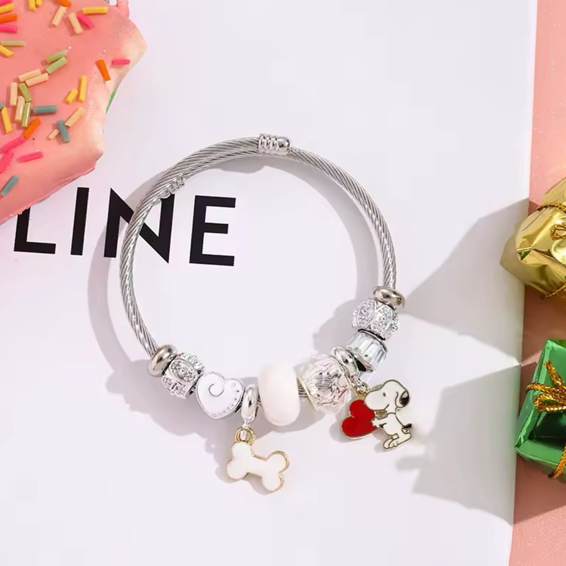 Bracelet perlé Snoopy motif cœ - Jewelry Making Metals avis et prix