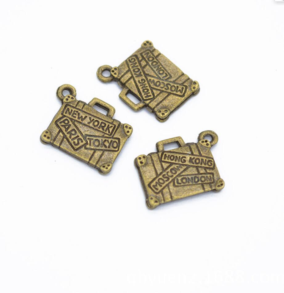 150 breloques sacs de voyage N - Jewelry Making Tokyo avis et prix