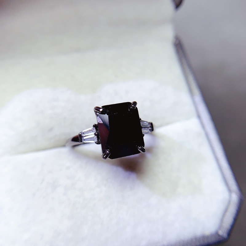Bague spinelle noire rectangul - Jewelry Making University avis et prix